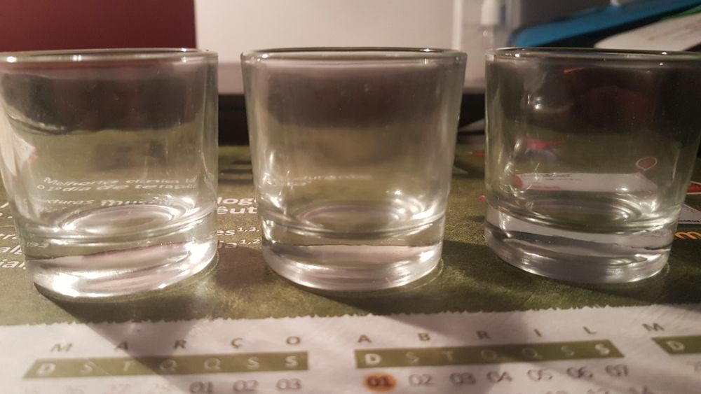 Três copos de shot