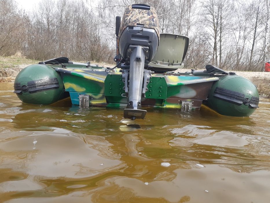 Автобот човен лодка комплект: лафет мотор