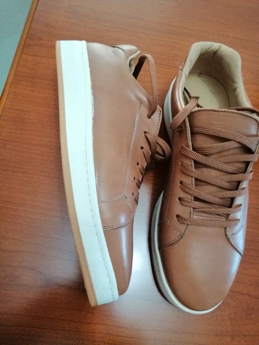 Sapatos novos N. 42 . Azul e Camel