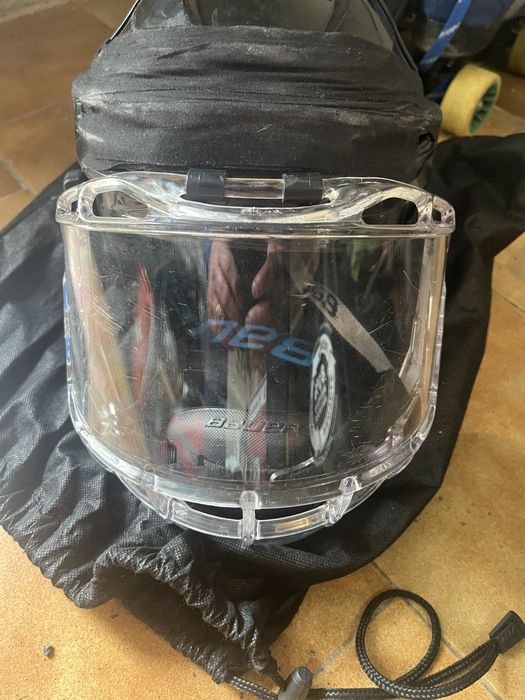 Capacete de hoquei patins