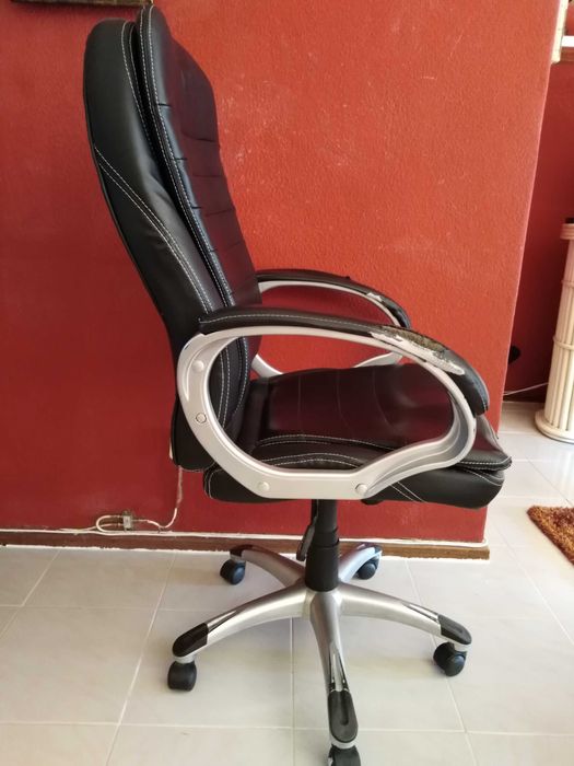 Cadeira de Escritório Negra