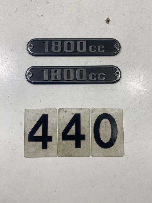 BMW R18 Emblemat "1800cc" A440