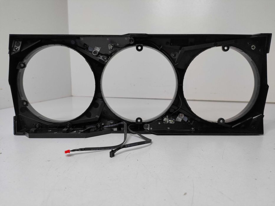 Obudowa ramka do wentylatorów MSI GeForce RTX 4090 GAMING X TRIO 24GB