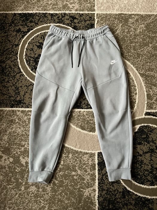 Спортивні штани Nike tech fleece