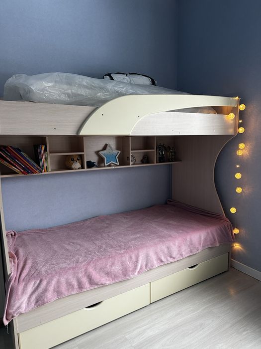 Продам двухъярусную кровать