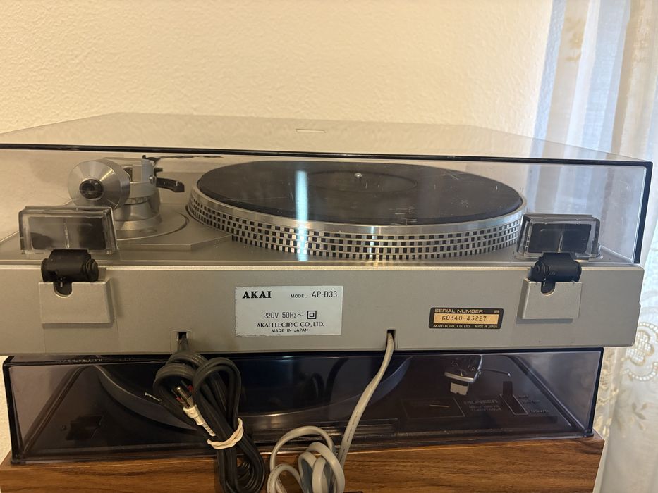 Gira discos Akai AP-D33
