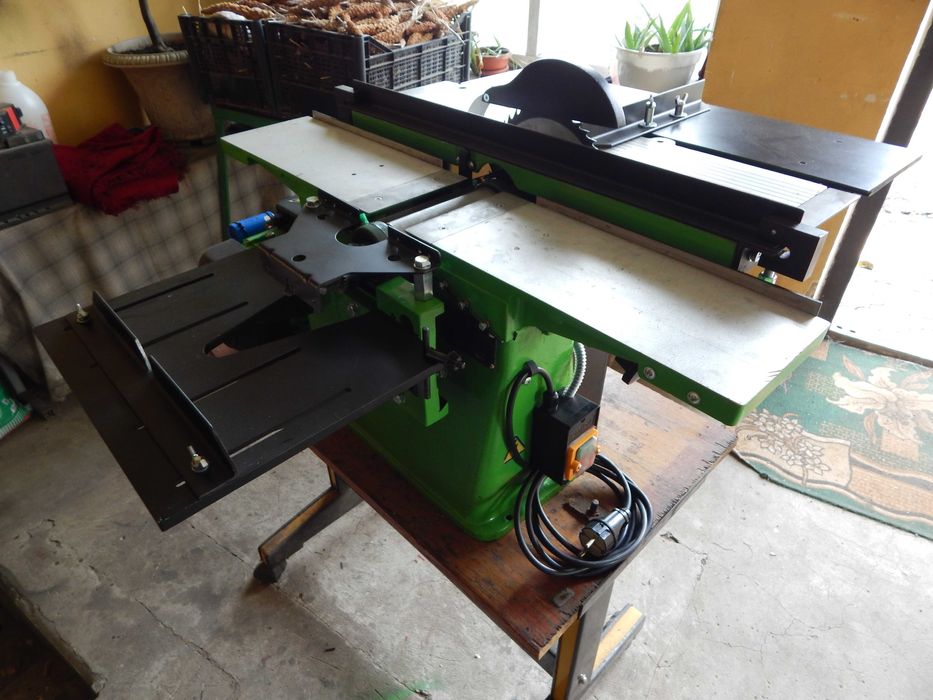 Станок деревообробний