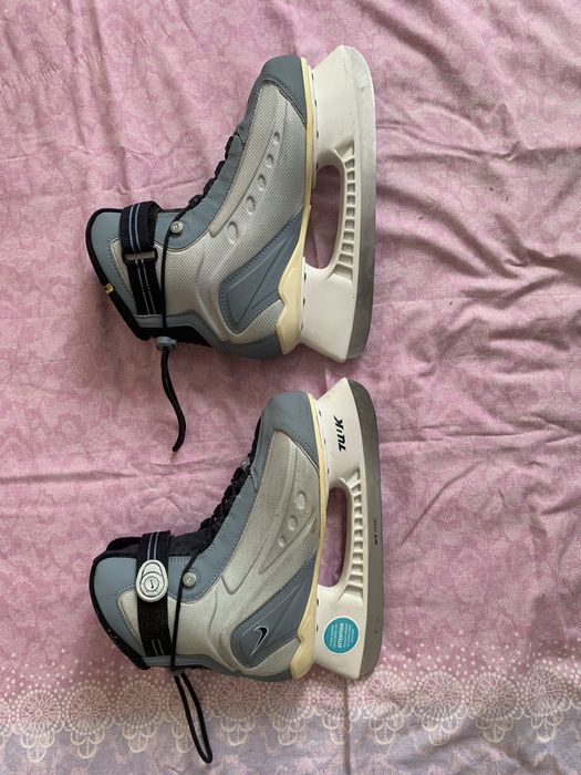 Коньки женские,39 размер(24,5 см)