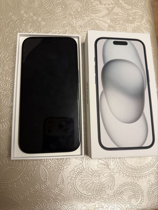 Iphone 15 preto com caixa