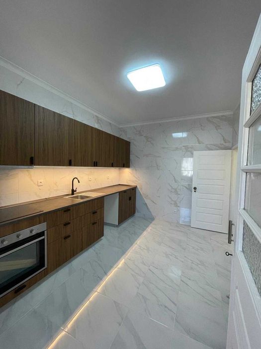 Arrenda se apartamento R/C T2+1 em moradia