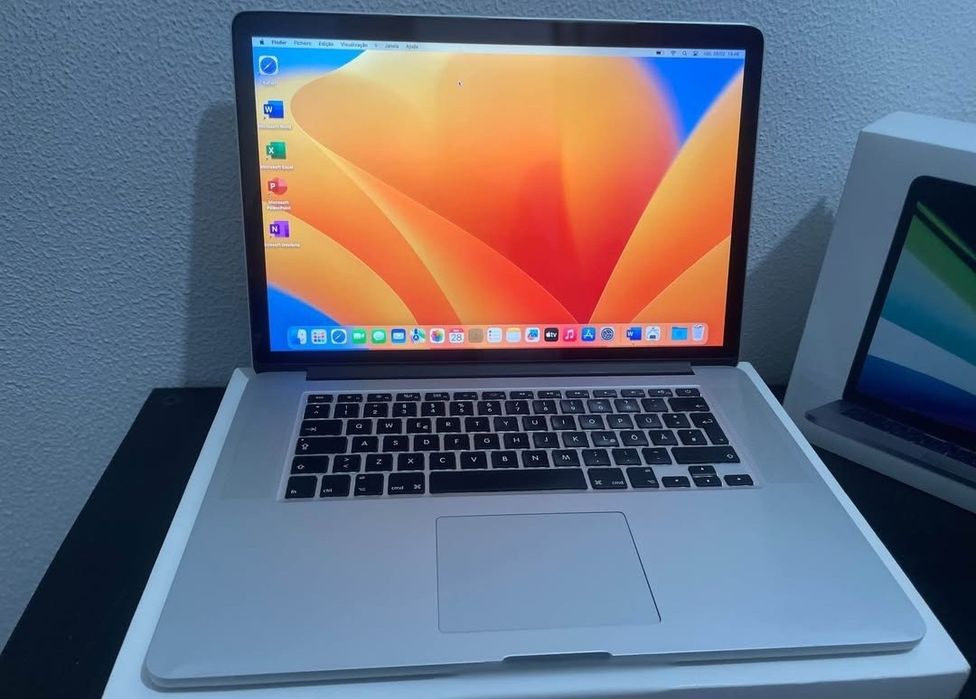 Vendo ou Troco MacBook Pro I7 como novo por Iphone