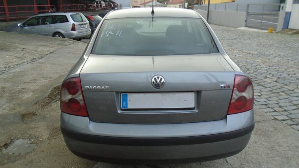 Para Peças Volkswagen Passat (3B3)