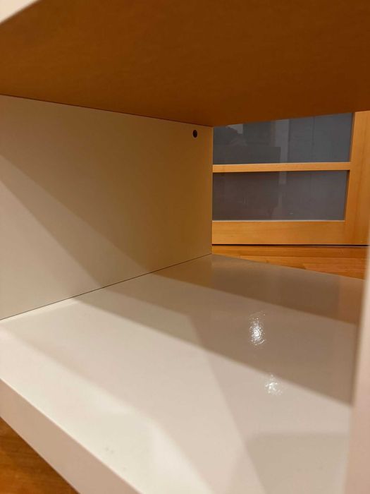 Módulo branco com rodas