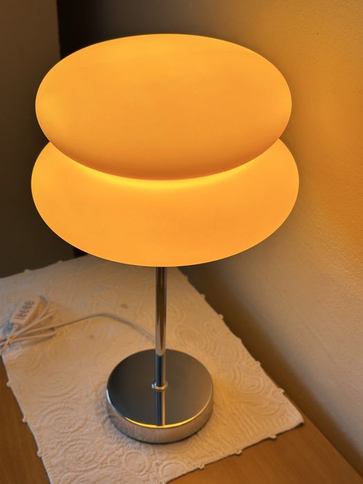 Lampa stołowa led pomaranczowa