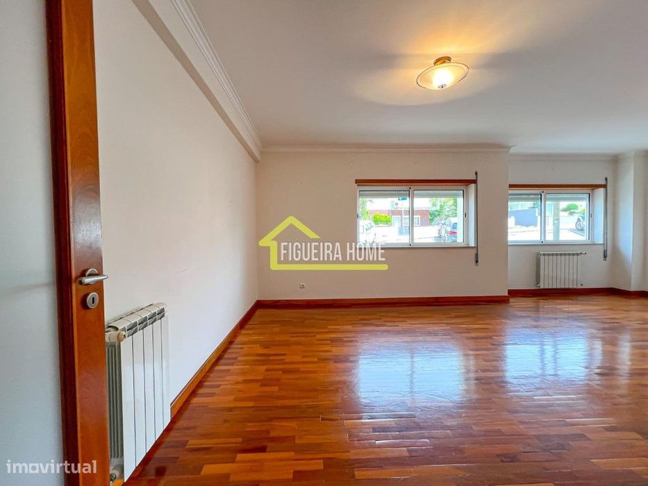 T4 na cidade em excelente estado com garagem