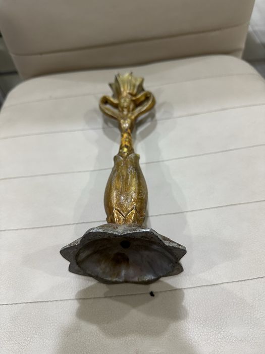 Підсвічник.    .