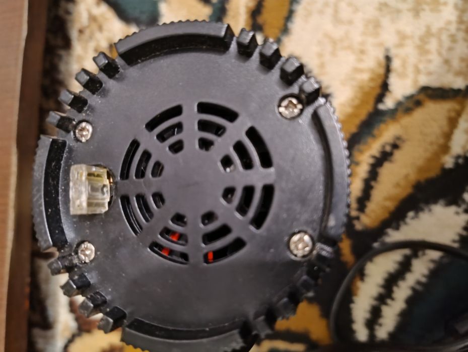Продається автомобільний інвертор Bravis 8200Y