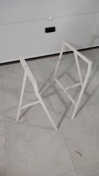 Cavaletes metálicos IKEA