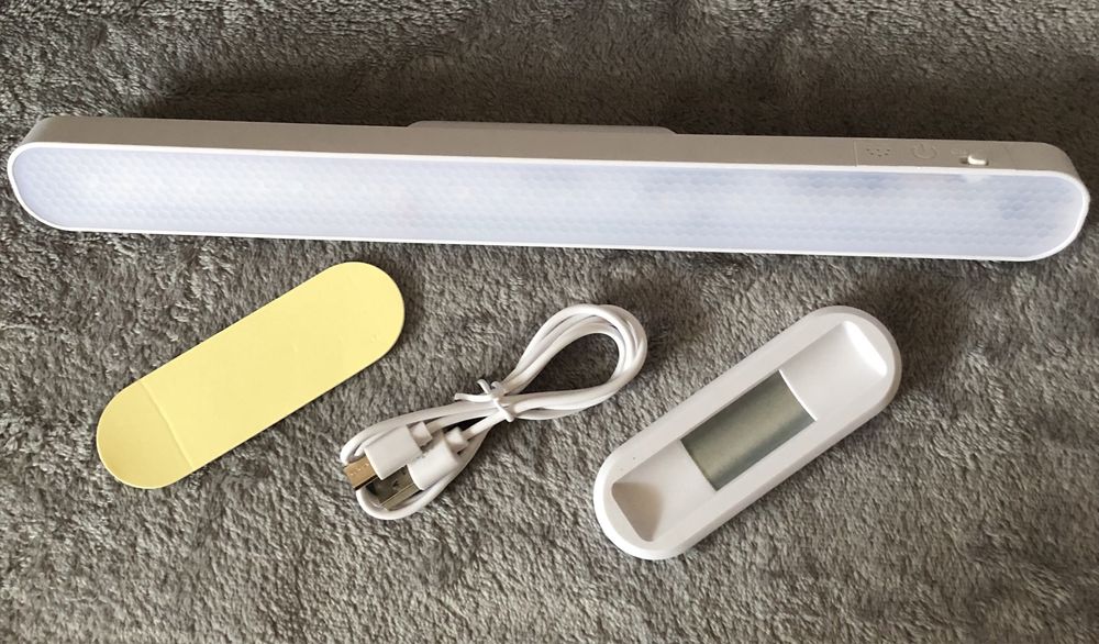 Акумуляторний LED світильник (лампа) на магнітному кріпленні.