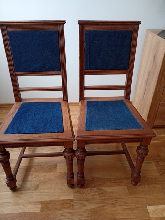 Stare krzesła dębowe