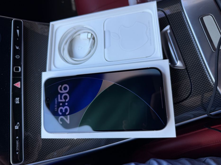 Продам iPhone 15 Pro Max White Titanium 1 TB