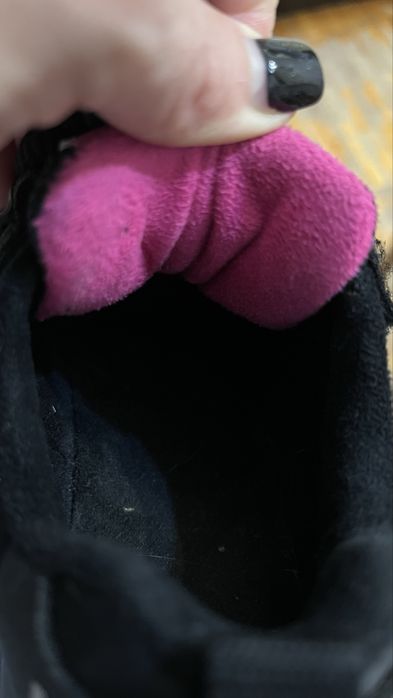 Кросівки на дівчинку