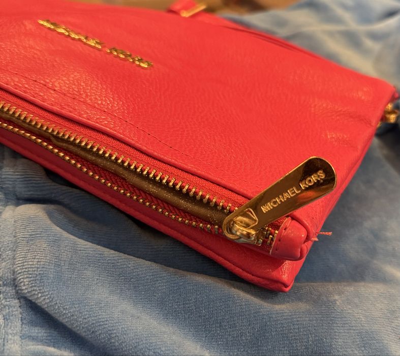 Mała torebka na ramę fuksja Michael kors