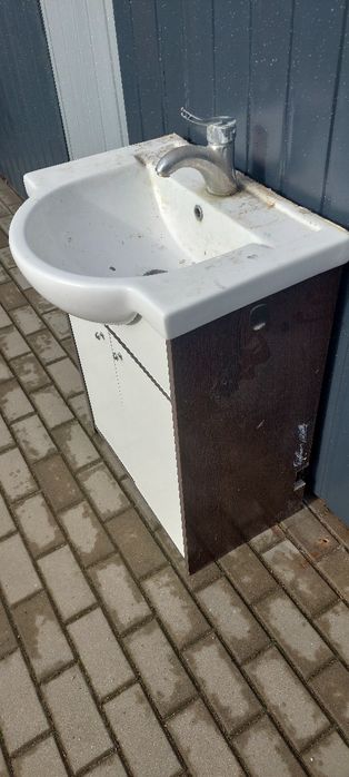 Umywalka z szafką