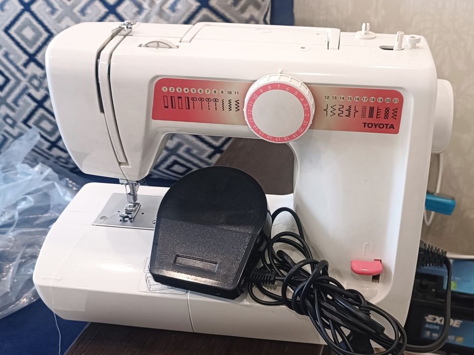 Швейная машинка тойота rs 2000