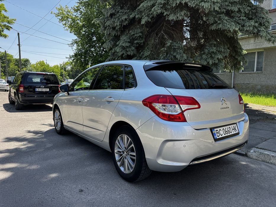 Продам авто свтроен с4
