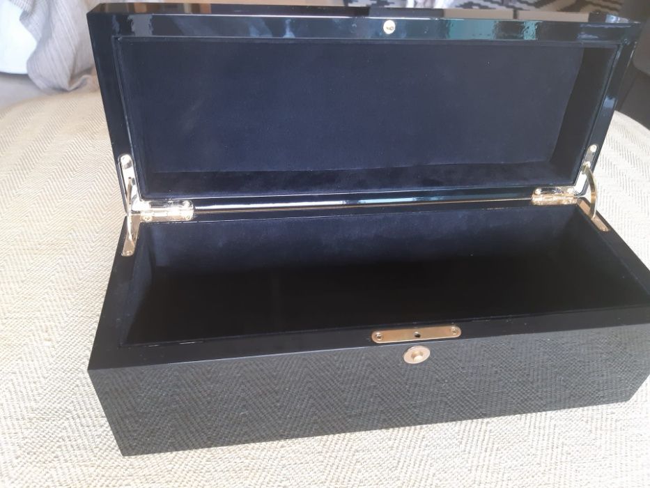 Novo Preço: Estojo Relógios Em madeira