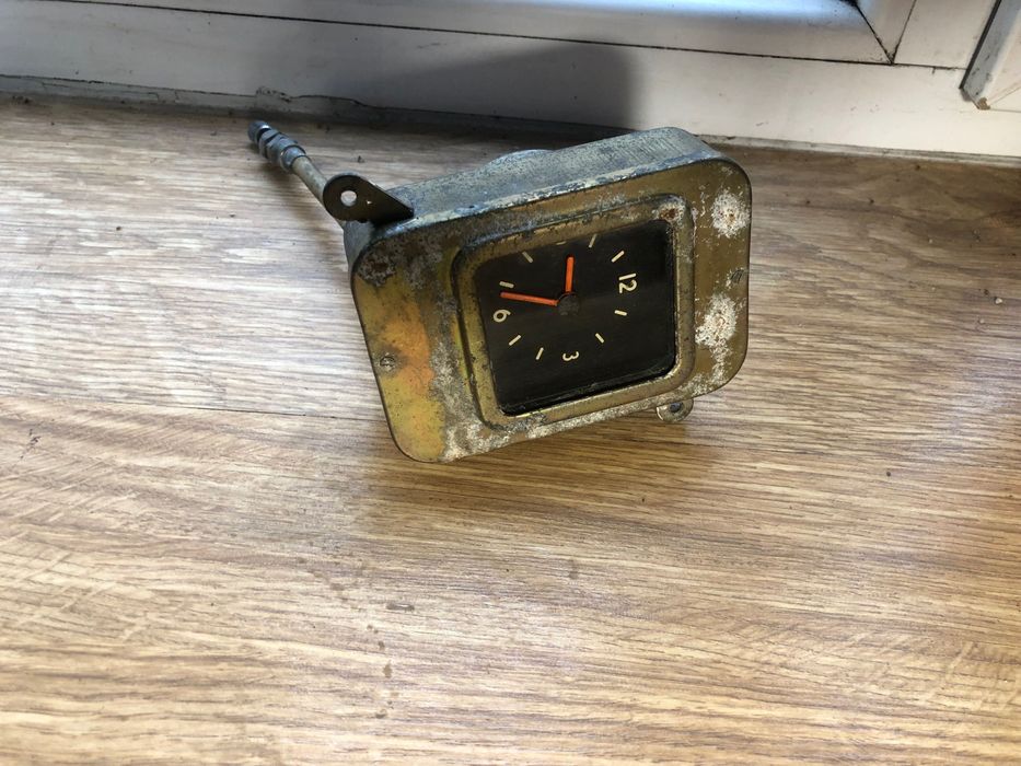 Часы ГАЗ24 годиник не працює