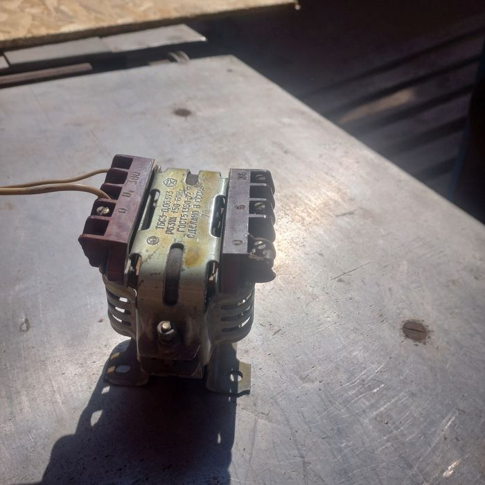 Продам трансформатори 380 і 220 в.