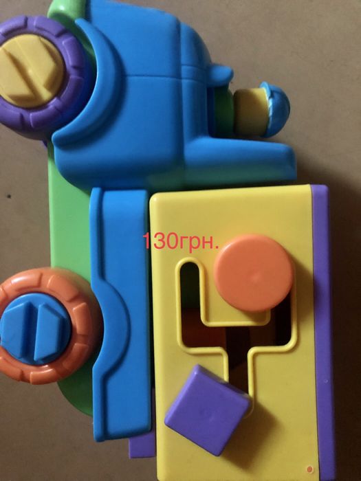 Іграшки музикальні,повчальні.