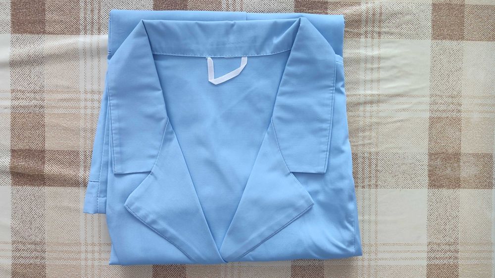 Sprzedam 2 nowe bluzy / żakiety medyczne damskie XXL (cena za całość)