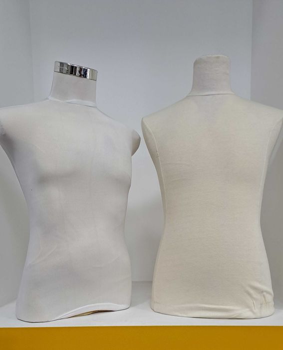 Expositores e bustos usados