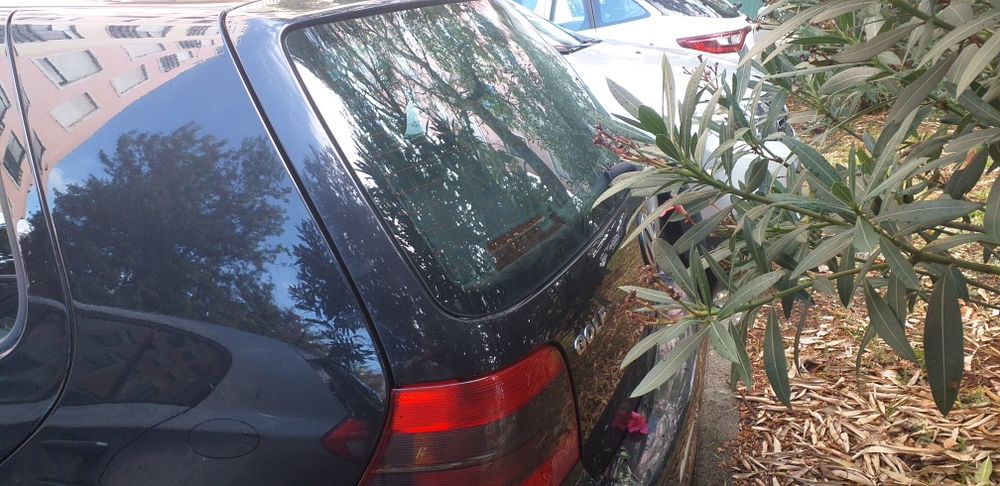 V.W.Golf 1.6 gasolina,5 Portas(bom estado geral)