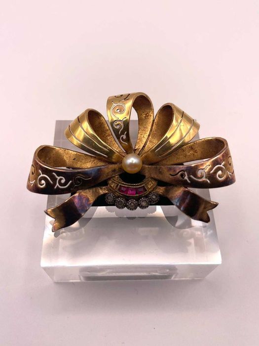 Raro Alfinete de Peito “Laço” em Ouro 19.2k (800) – 7,2g