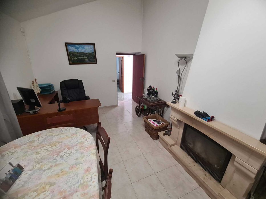 Arrenda-se casa de campo mobilada, situada em Resdochão, perto de São Marcos da Serra, no Algarve