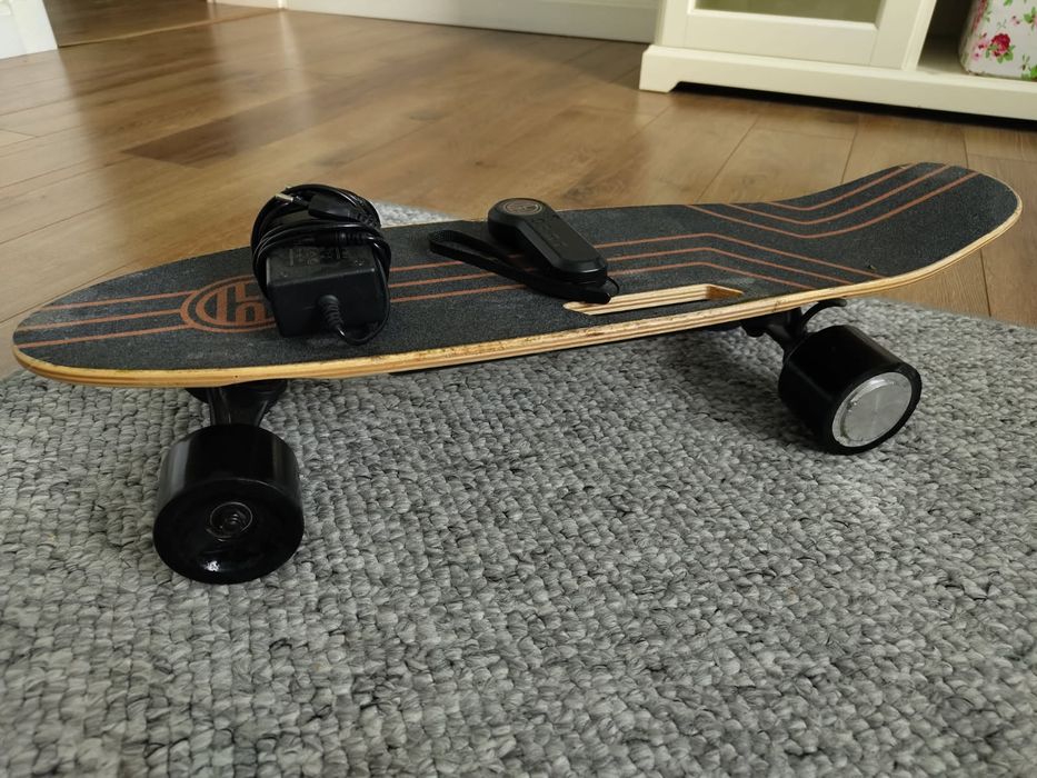 Witam sprzedam deskorolke elektryczną