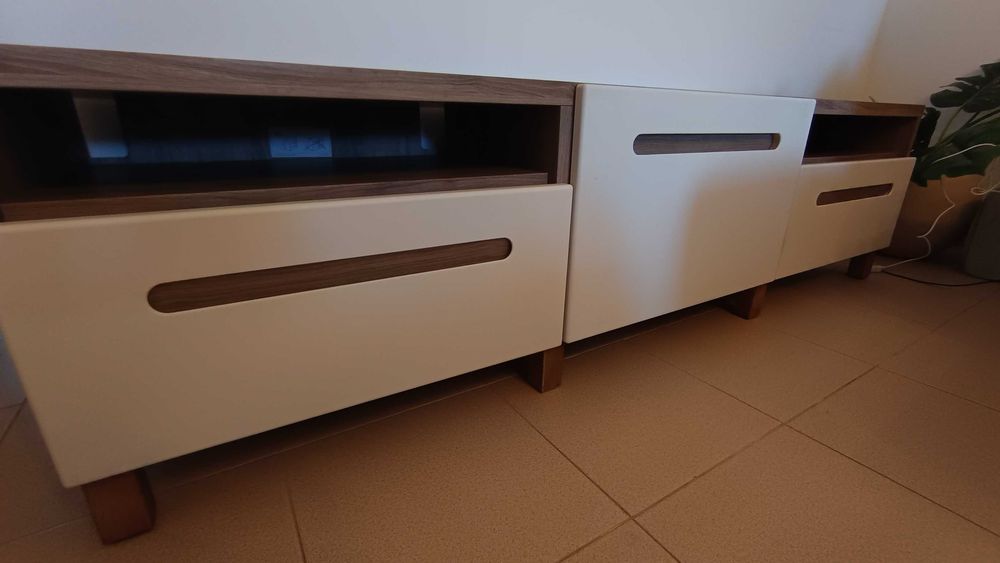 Móvel TV (IKEA besta)