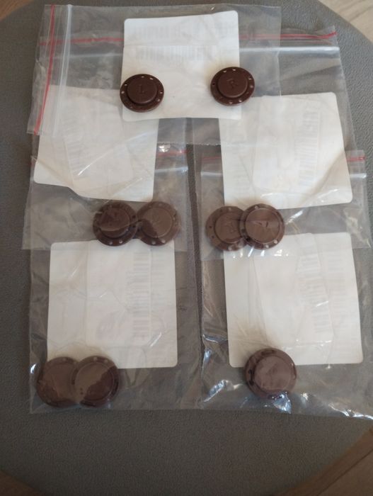 Magnetyczne guziki ozdobne brązowe napy