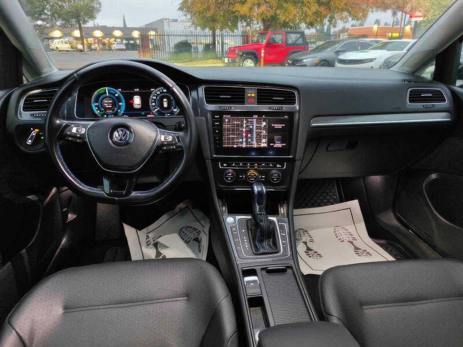 Volkswagen e-Golf SEL Premium      2019