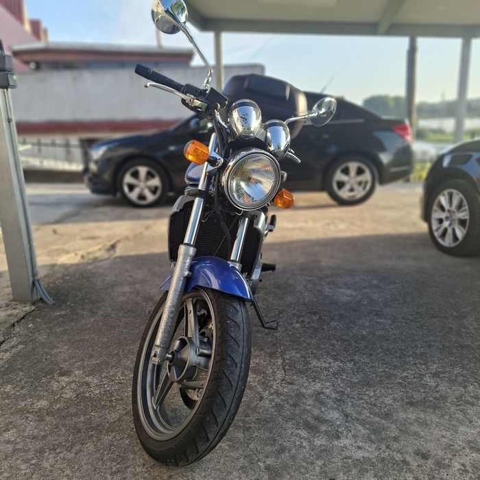Kawasaki ER-500.