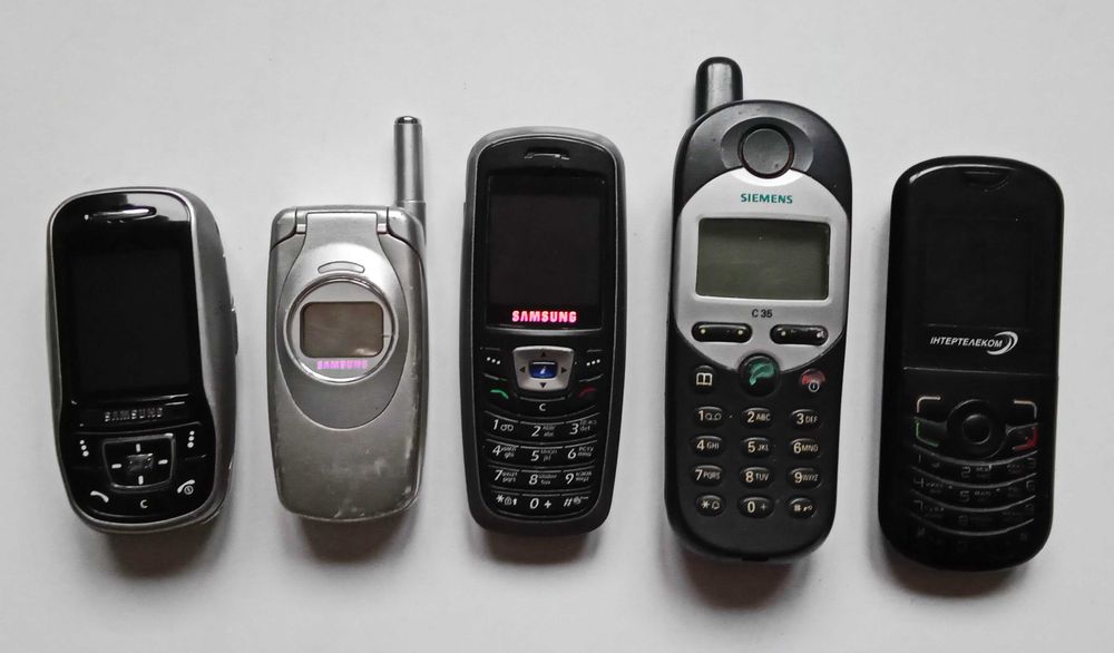 Лот раритетные кнопочные мобильные телефоны