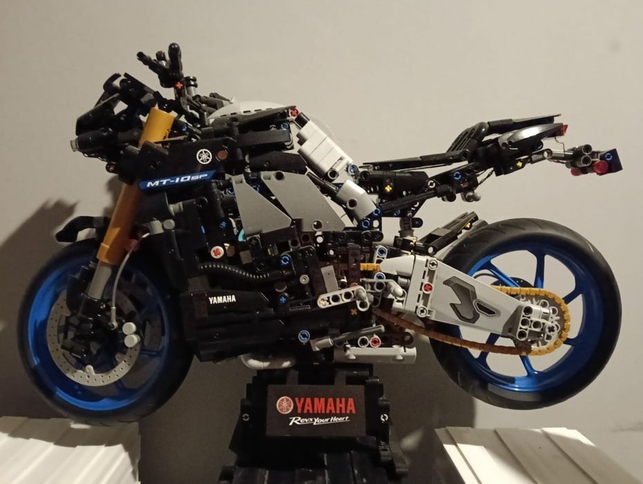 LEGO technic Yamaha MT-10sp