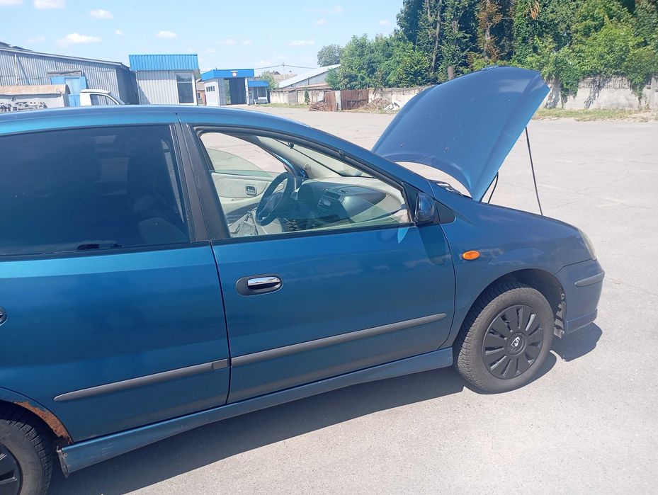Продам Ніссан Альмера Тіно