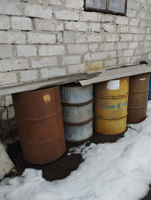 Продам бочки металлические  200л ..