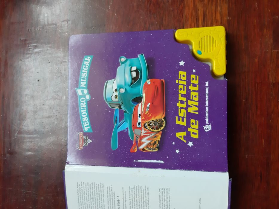 Livro infantil "A estreia de Mate"