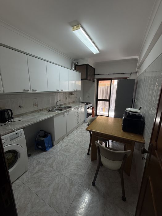 Quarto partilhado para arrendar Queluz 250euros/ mes